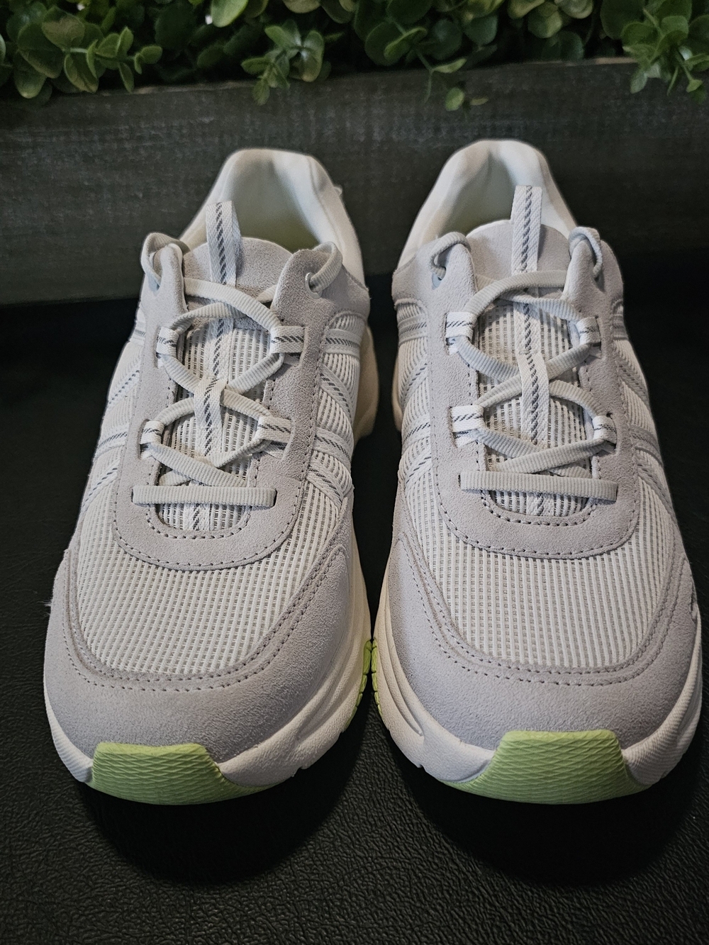 Dansko Women's Light Gray Leather  Suede Sneakers w/Lime Accents Sz 9 (40)